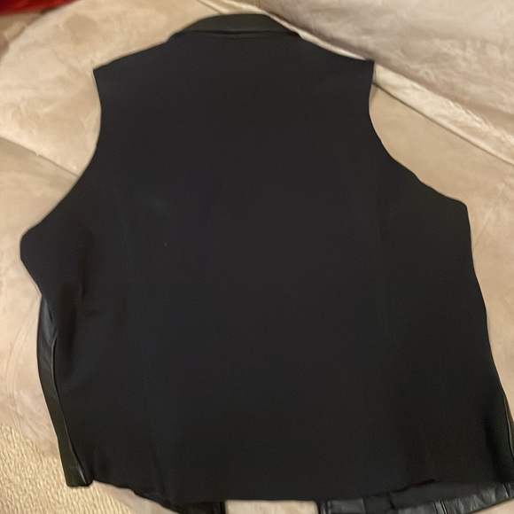 Black leather vest - Picture 2 of 5
